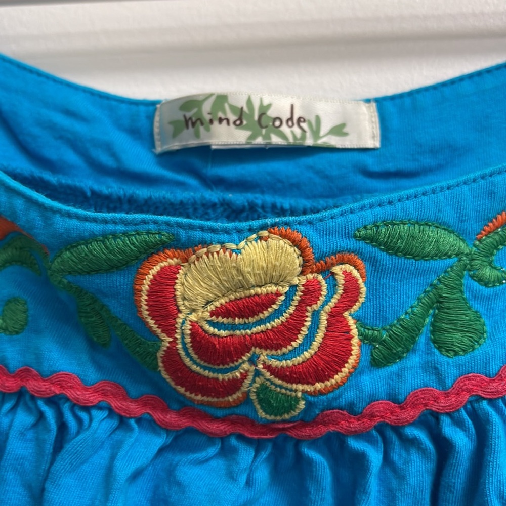 Top - Picture 2 of 3